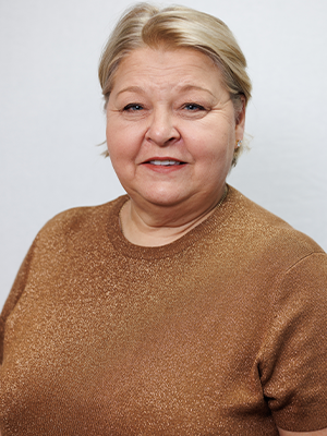 Prof Yolande